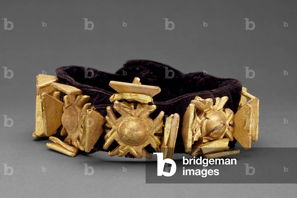Headband, 1870-1930 (velvet, wood, gold leaf)