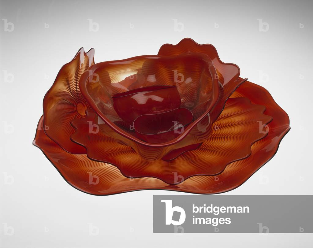 Cadmium Red Seaform with Onyx Wrap, 1989 (blown glass)
