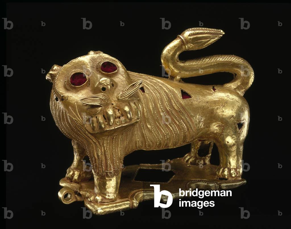 Sword ornament in the form of a lion, 1900-1950 (gold)