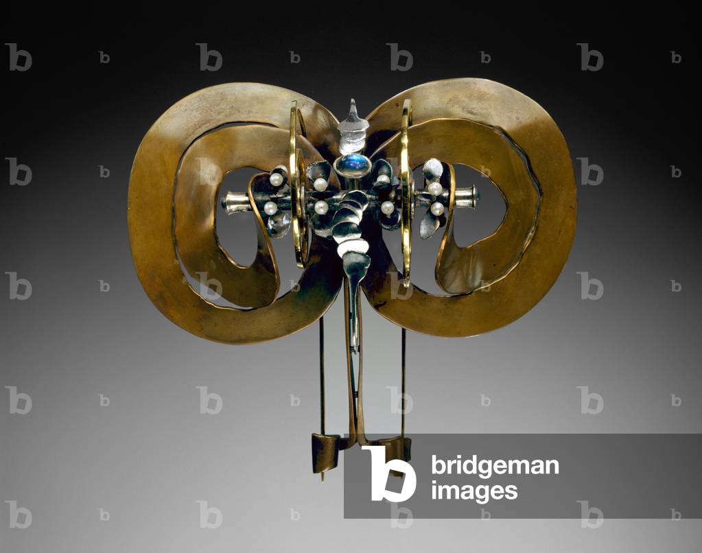 'Double Fibula' Brooch, 1968 (gold, silver, bronze, pearls, moonstone, Madagascar labradorite)