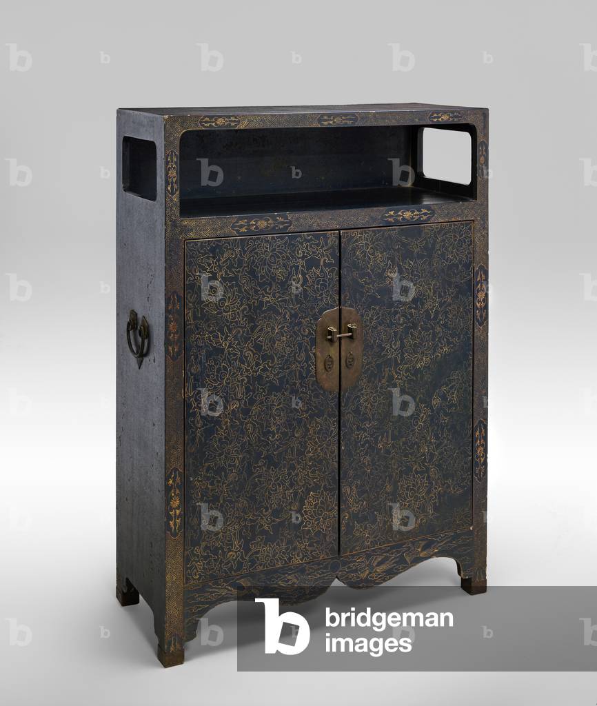 Cabinet (one of a pair), 17th century (wood & lacquer)
