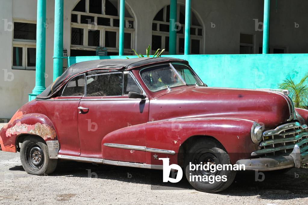 1948 Pontiac Silver Streak Convertible Coupe, Havana, Cuba (photo)