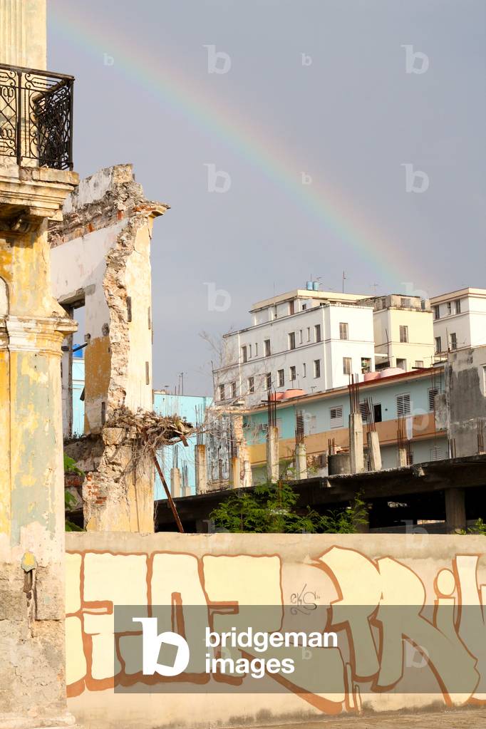 Rainbow and graffiti, Havana, Cuba (photo)