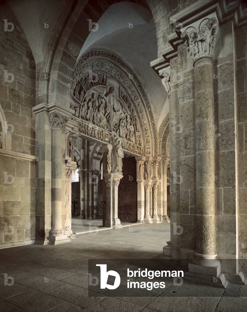 Romanesque art: view of the portal and narthex of the Basilica of Saint Mary Magdalene (Saint Mary Magdalene), 1145-1150. Vezelay (Yonne)