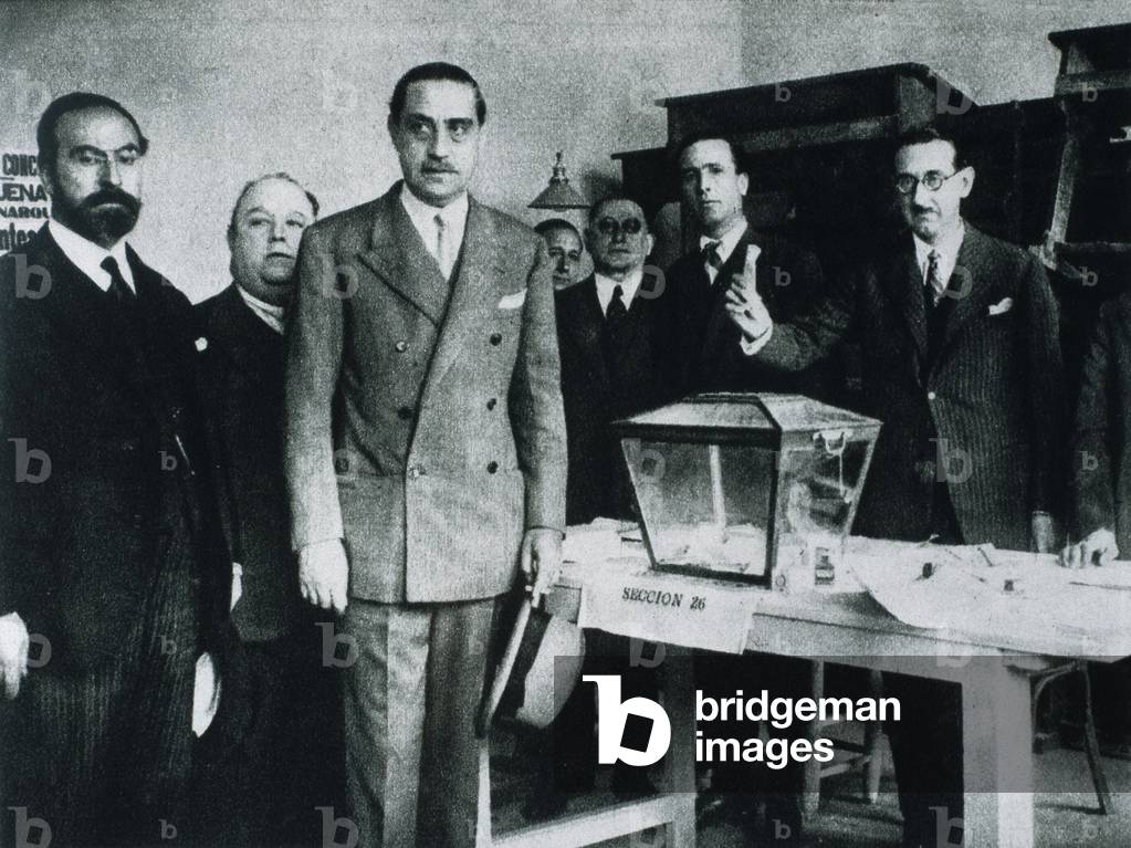 Second Republic of Spain (1931-1936): Fernando de los Rios Urruti (1879-1949) (left) and Miguel Maura Gamazo (1887-1971) (third on the right) during the elections of the Constituent Assembly of Parliament on 28 June 1931.