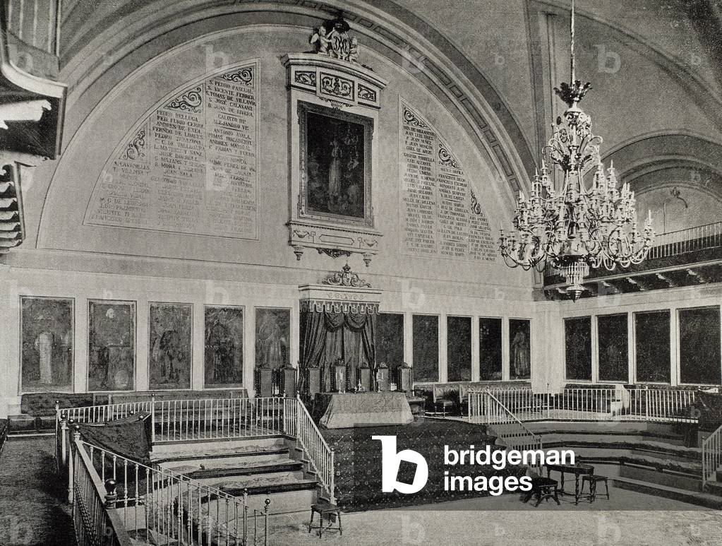 Amphitheatre of the University of Valencia. 1902 (b/w photo)