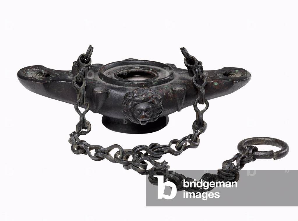 Roman art: Bronze lamp (1st century), Madrid. National Museum of Archaeology.