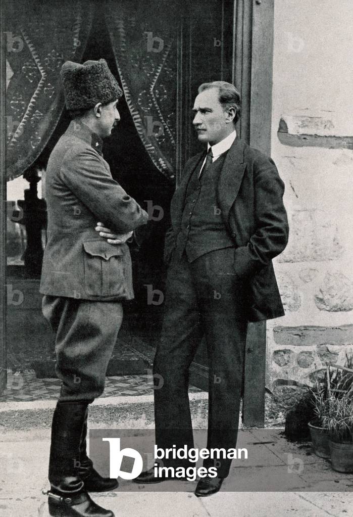 Turkish War of Independence (1919-22): Mustafa Kemal Ataturk (1881-1938) (right) discussing with the Commander-in-Chief of the Army Ismet Inonut (1884-1973), c. 1919-22 (b/w photo)