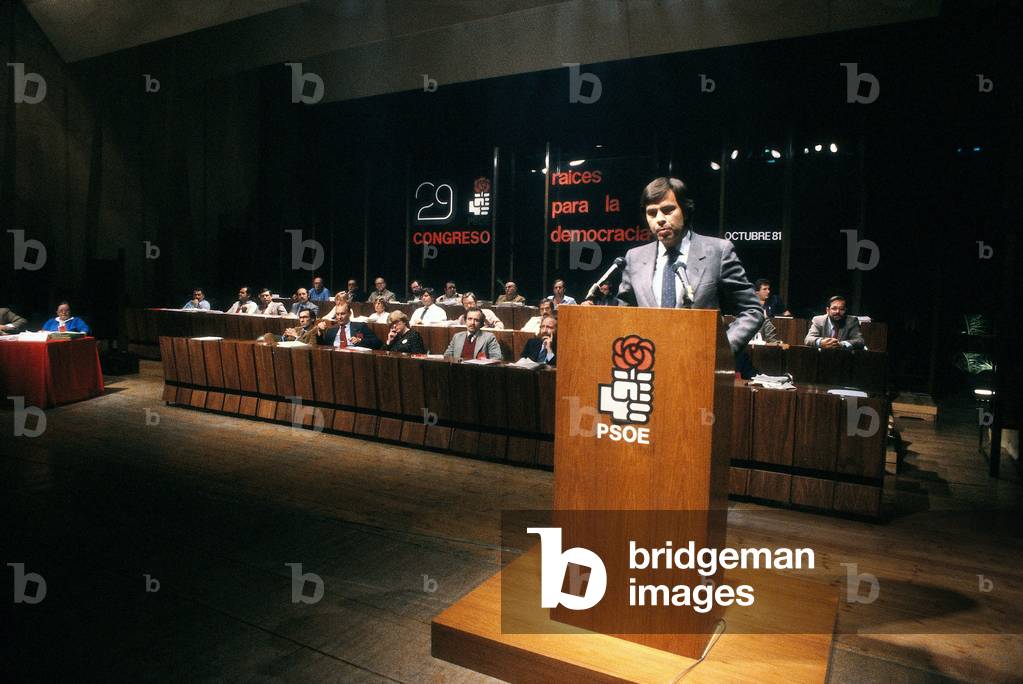 Felipe Gonzalez Marquez (ne en 1942), homme politique espagnol membre du parti socialiste ouvrier espagnol (PSOE) lors du congres du P.S.O.E. en 1981. Madrid