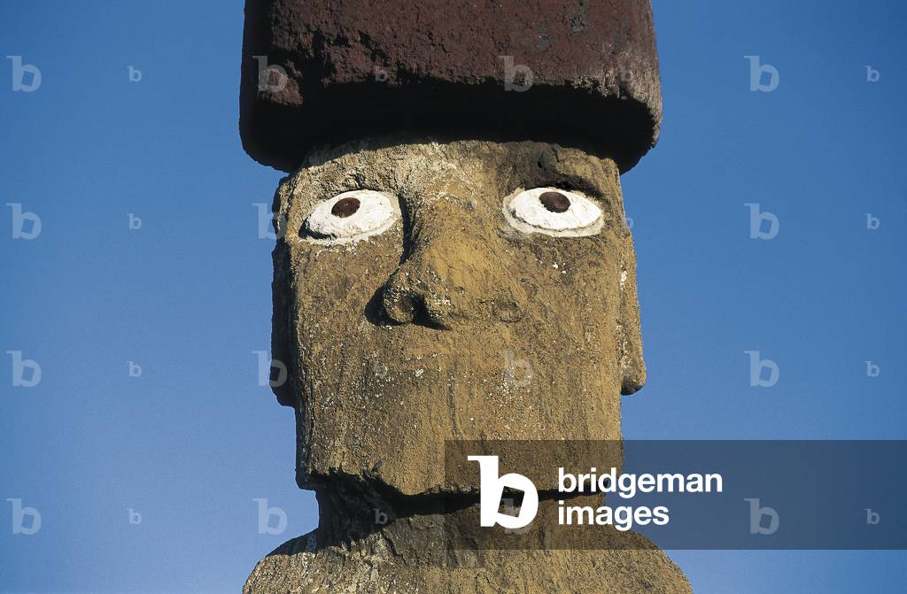 Megalithic anthropomorphic statue, Moai of Ahu Ko Te Riku, Rapa Nui National Park, Easter Island, Chile (photo)