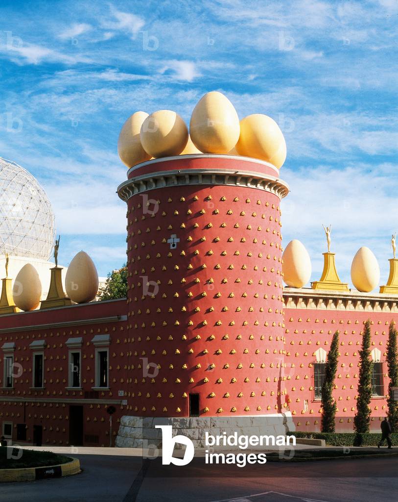 The Galatea Tower, Figueres (photo)