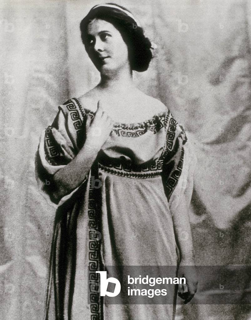 Portrait of the American dancer Isadora Duncan (1877-1927), 19th-20th century (b/w photo)