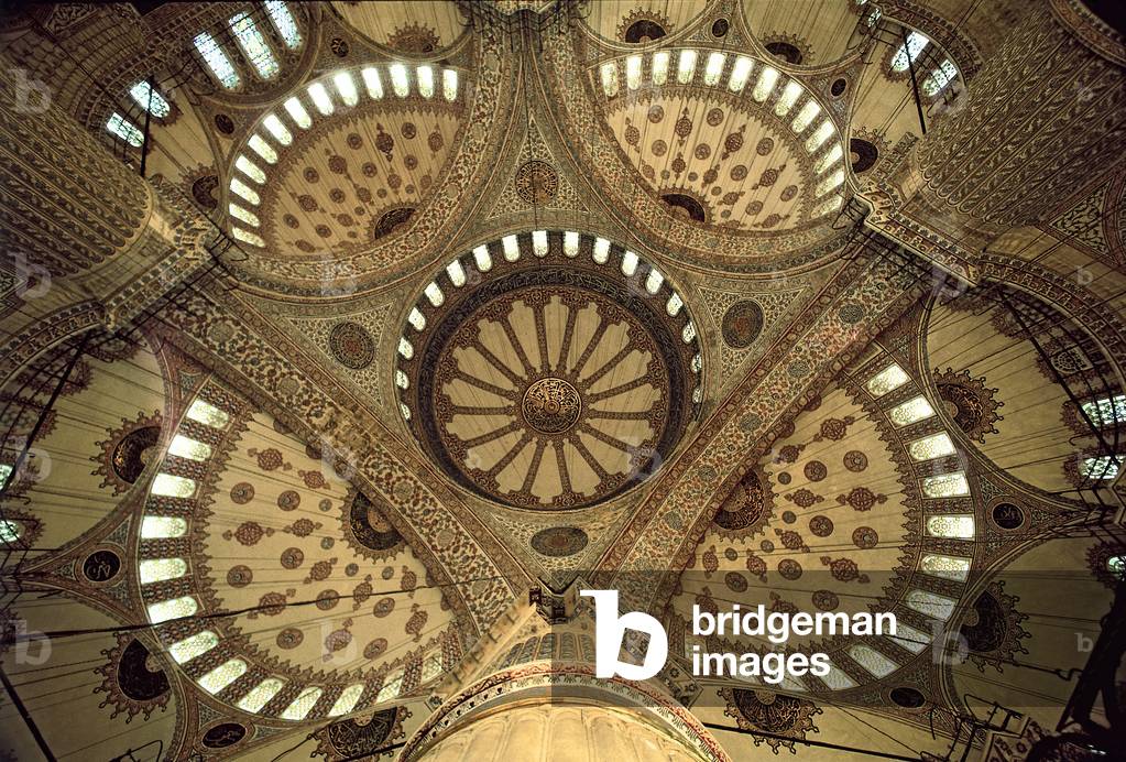 View of the interior of the great dome, built 1603-17 (photo)