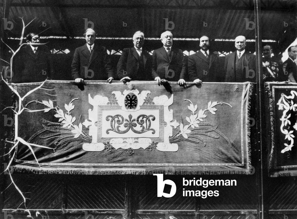 Spain, 2nd Republic (1931-1936): Tribute to the Republic in 1936. From left to right: Marcelino Domingo, Niceto Alcala Zamora, Manuel Azana, Fernando de los Rios, Francisco Largo Caballero, Gonzalo Queipo de Llano y Santiago Casares Quiroga, 1936 (photo)