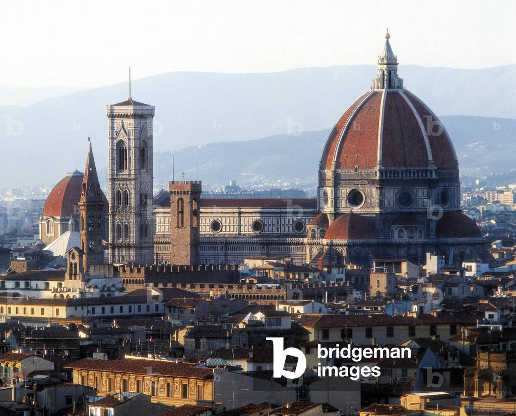 Vue panoramique de la ville de Florence avec la cathedrale de Santa Maria del Fiore.