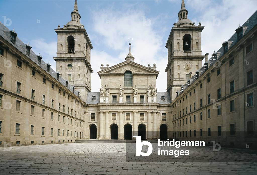 View of the courtyard of the Royal Palace of Saint Lawrence of the Escorial or Escorial, Madrid, Spain (photo)