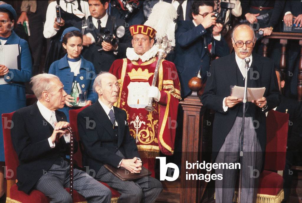 Portrait of poets Jorge Luis Borges (1899-1986) and Gerardo Diego (1896-1987) during a ceremony of the Prize Cervantes Prize. University of Alcala de Henares, 23/04/1980 (photo)