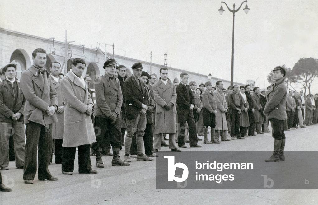 Spanish Civil War (1936-1939): Men mobilized by the Republican government, c. 1936-39 (b/w photo)