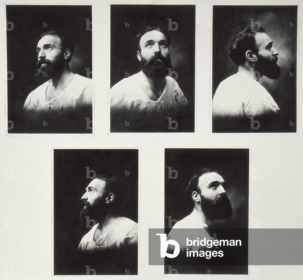 Self portraits using a multiple mirrors system (b/w photo)