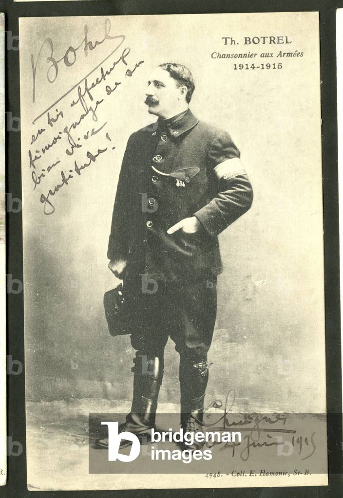 Postcard, N & B, 1915: Th Botrel songwriter with weapons - War of 14 -18, Photography, Singing - Botrel