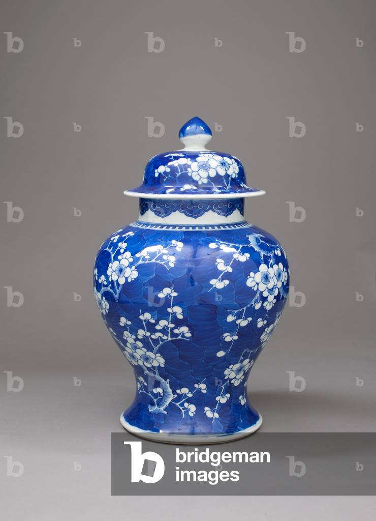 Vase with cover (stoneware with underglaze blue decoration)