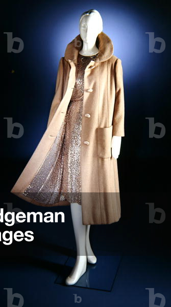 Abendensemble, 1956 (Seide, Wolle & Pailletten)