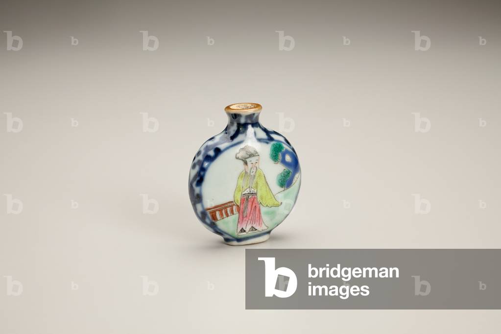 Snuff bottle (porcelain)