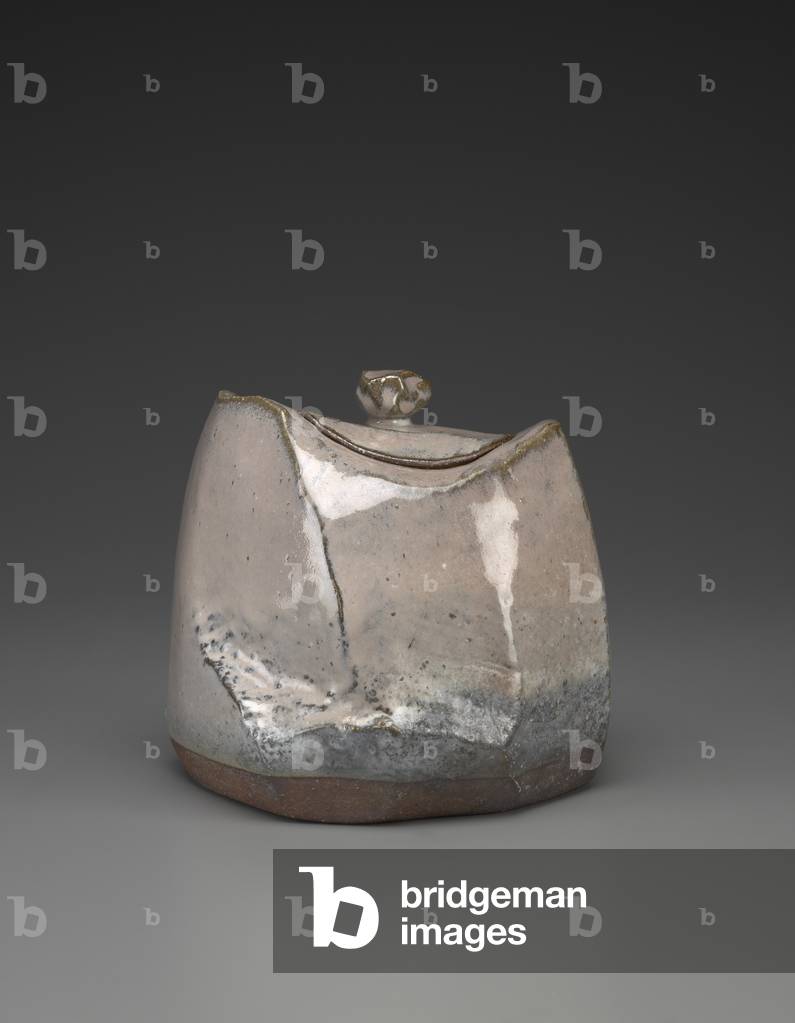 Water Jar For Tea Ceremony (Mizusashi) (wood-fired glazed stoneware, hagi ware)