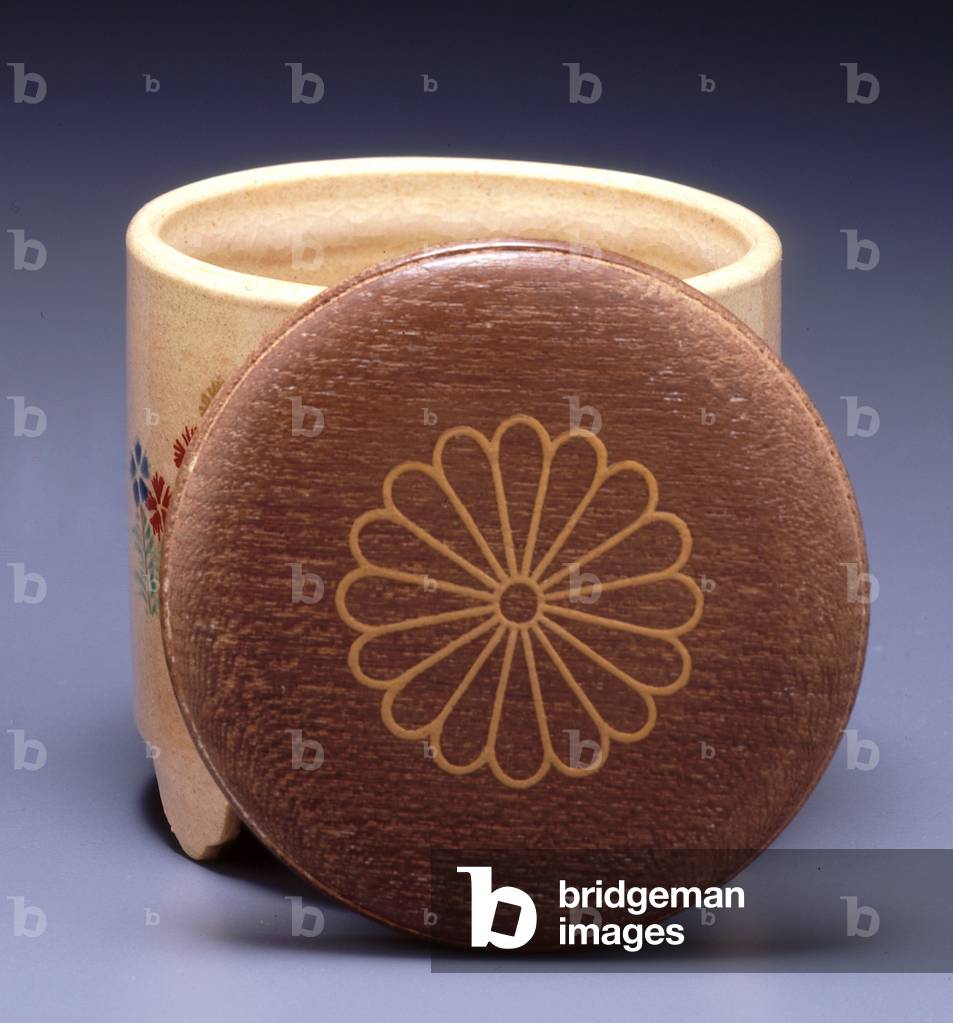 Ko-Kiyomizu Incense Burner (K?r?) With Lid (ceramic, wood and enamel)