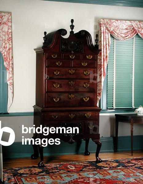 Cassettiera alta c.1760-80 (noce)