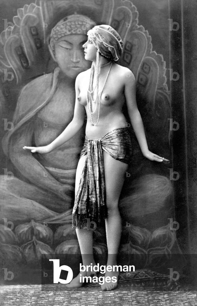 Portrait of a dancer. Photography around 1925 (crazy years)