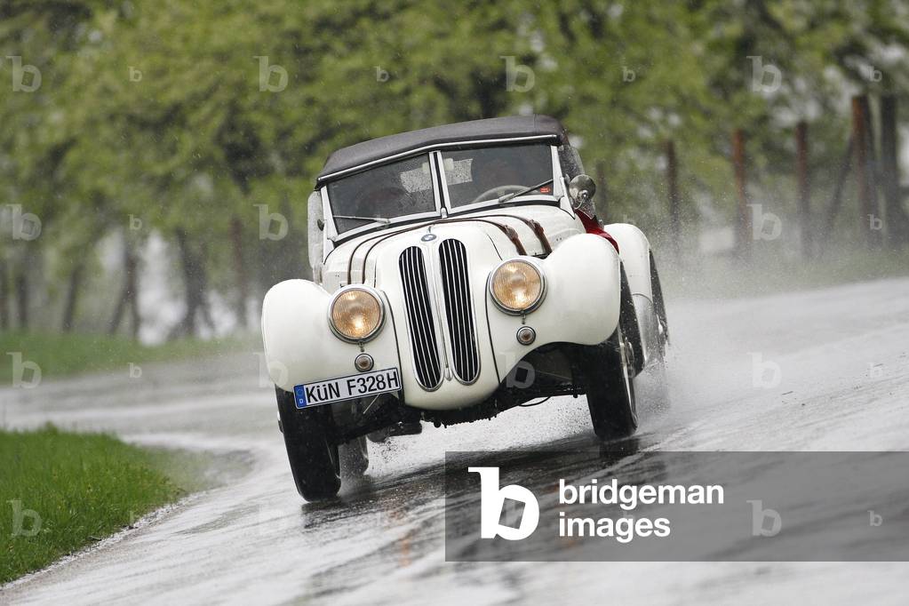 BMW 328 in the rain, built in 1937, rally Langenburg Historic 2009, Langenburg, Baden-Wuerttemberg, Germany, Europe