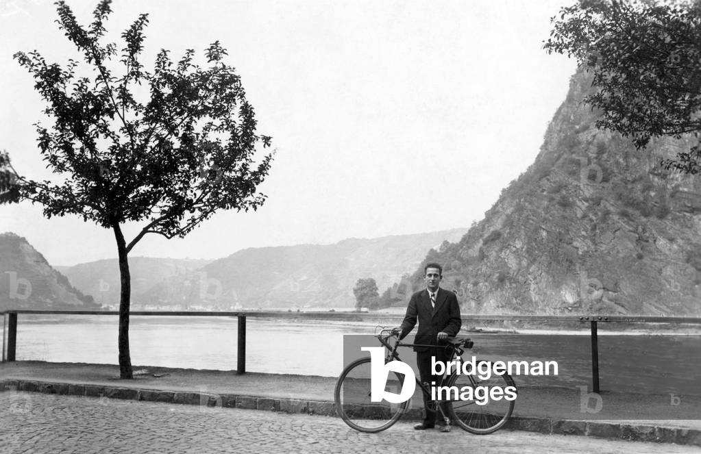 Bicycle ride around the Rhine. Photography around 1934