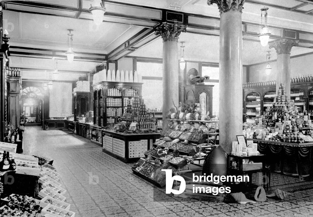 Department Store, Grocery store: Inside a supermarket.