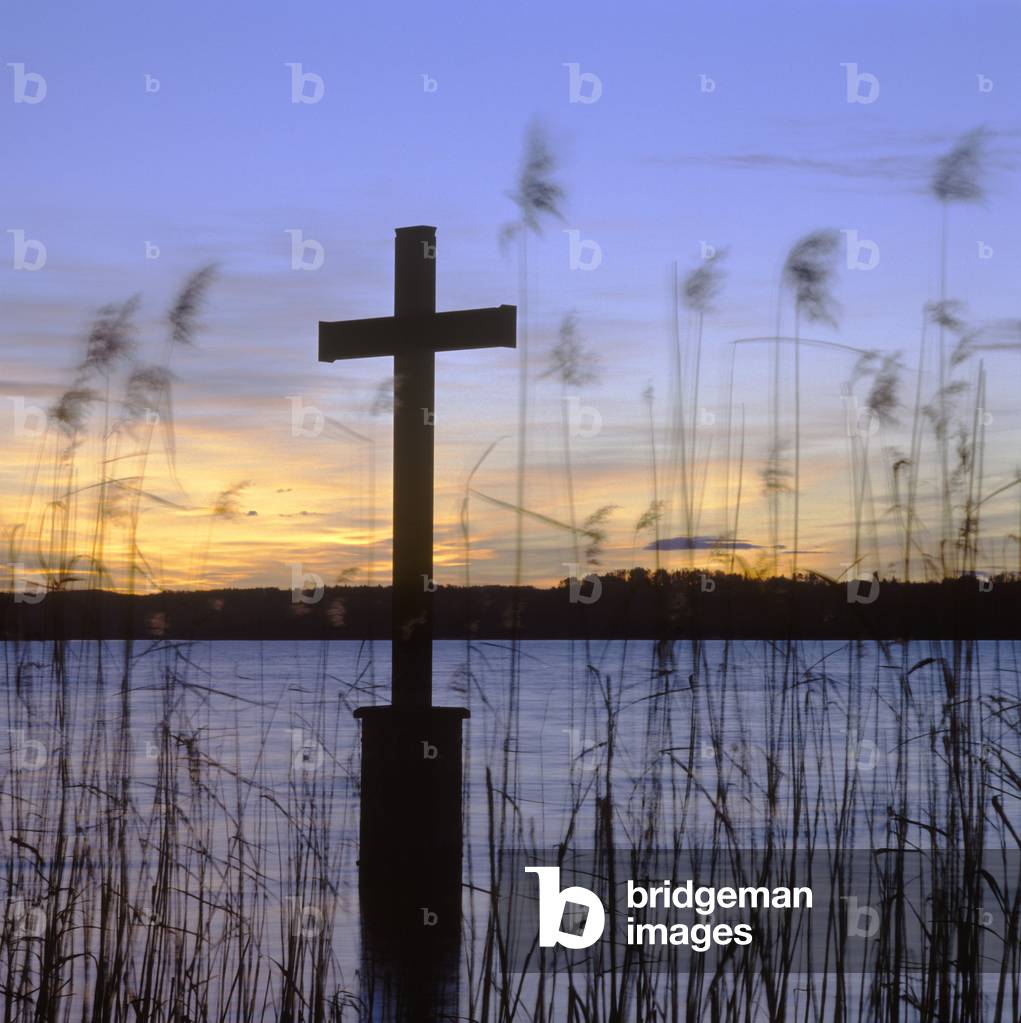 Starnberger See lake Starnberg Upper Bavaria Germany near Berg memory cross for the bavarian king Ludwig II (Louis II de Baviere, 1845-1886). who died at this point in the lake on 13. June 1886