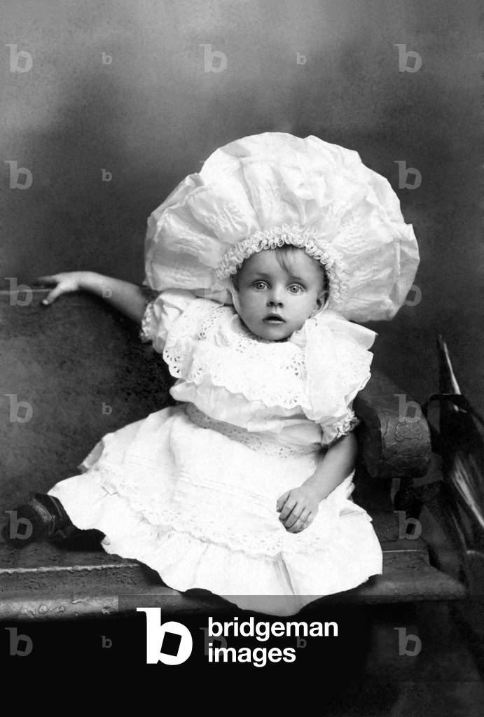 Children's fashion: Children's clothing in lace. photography around 1914