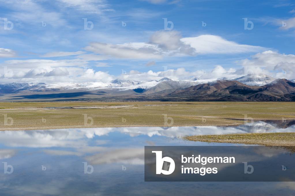 Clouds reflected in a lake; broad landscape; endless skies; Trans-Himalaya mountain range; Himalaya Range; central Tibet; EU-Tsang; Tibet Autonomous Region; People's Republic of China; Asia