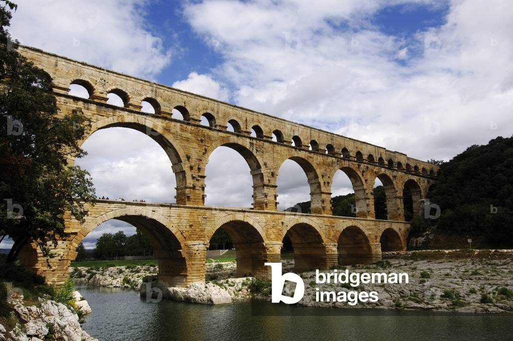 Aqueduct, Pont du Gard, Provence, France, Europe