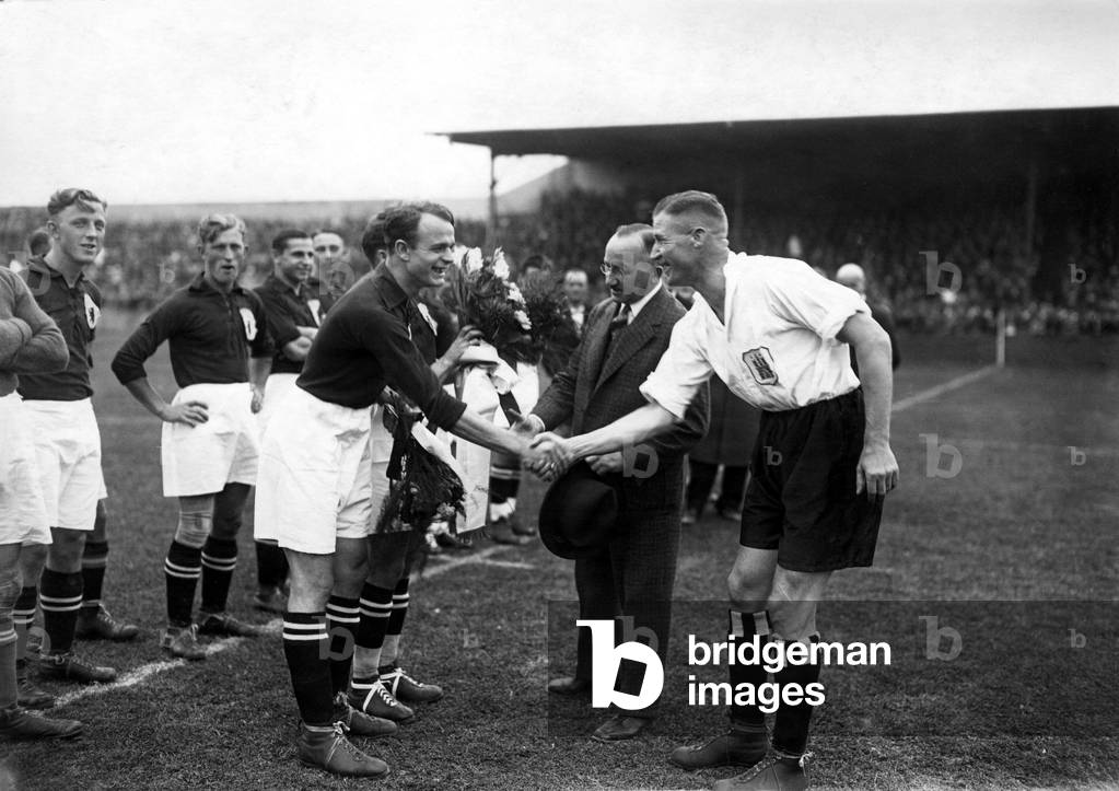 Sport, football: team of footballers during a football match. Photography around 1925