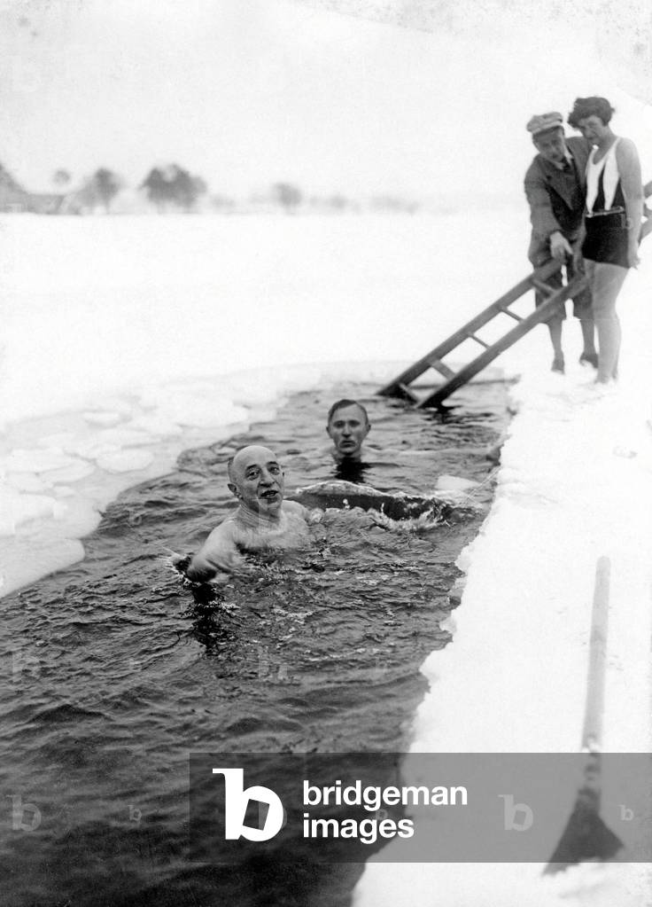 Iced water bath in a gele lake.