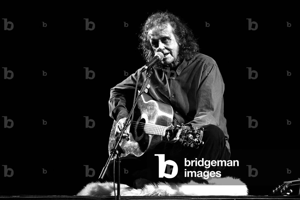 Snger Donovan Donovan born Donovan Phillips Leitch during a concert in the context of his re