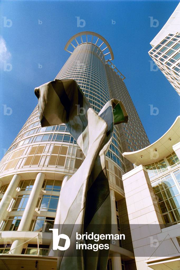 Inverted Collar and Tie