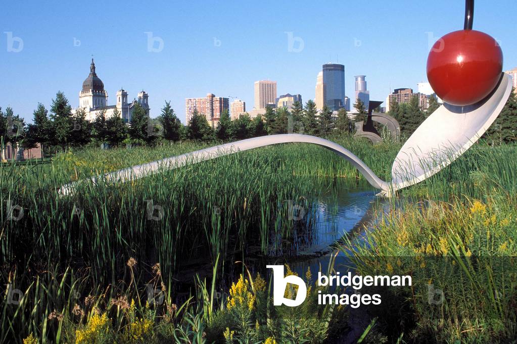 Spoonbridge and Cherry Fountain