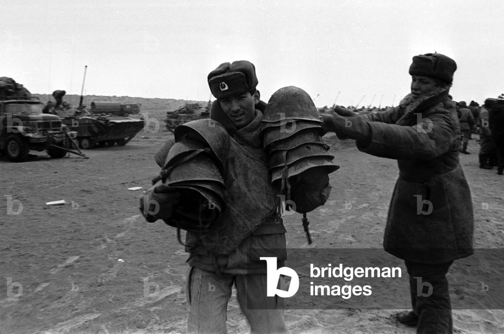 Sovietics leave Afghanistan