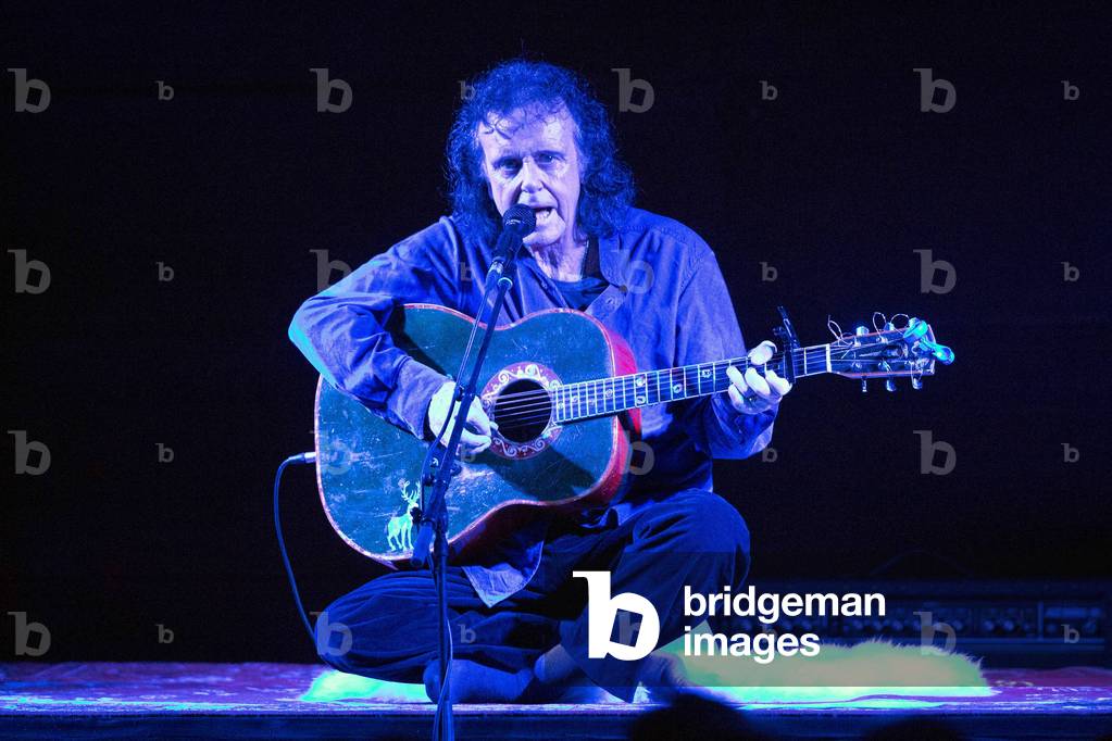 Donovan live in the Laeiszhalle Hamburg 05 04 2016 Photo Xi XSchifflerX XFutureXImage