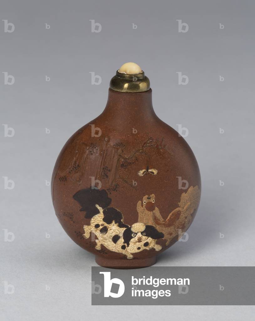 Snuff Bottle with Doves and Pekingese Dogs, 1820-50  (yixing stoneware with slip decoration)