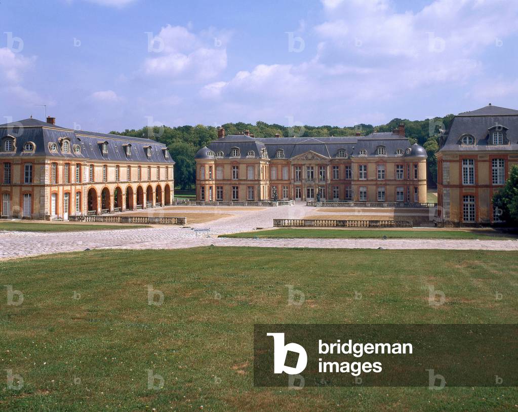 Chateau de Dampierre en Yvelines (Les Yvelines). Chateau-Manoir of the 13th century metamorphosis from 1682 to 1685 by Jules Hardouin Mansart (1646-1708).