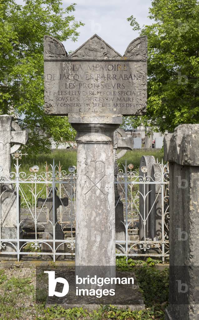 Loyasse Cemetery, Lyon, 2016 (photography)