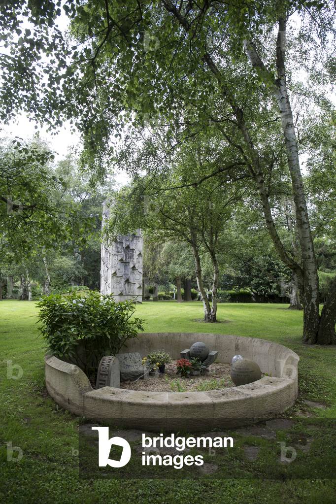 Clamart Cemetery, 2016 (photography)