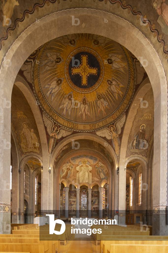 Sainte-Geneviève and Saint-Maurice Cathedral in Nanterre, 1924-1937 (photo)